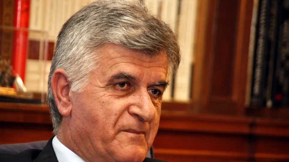 Ένταση μεταξύ του Φίλιππου Πετσάλνικου και αστυνομικού επειδή του ζήτησε ταυτότητα – «Είμαι γνωστός» είπε ο πρώην υπουργός!